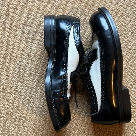 Black/White Spectator Oxfords - Picture 3 of 8